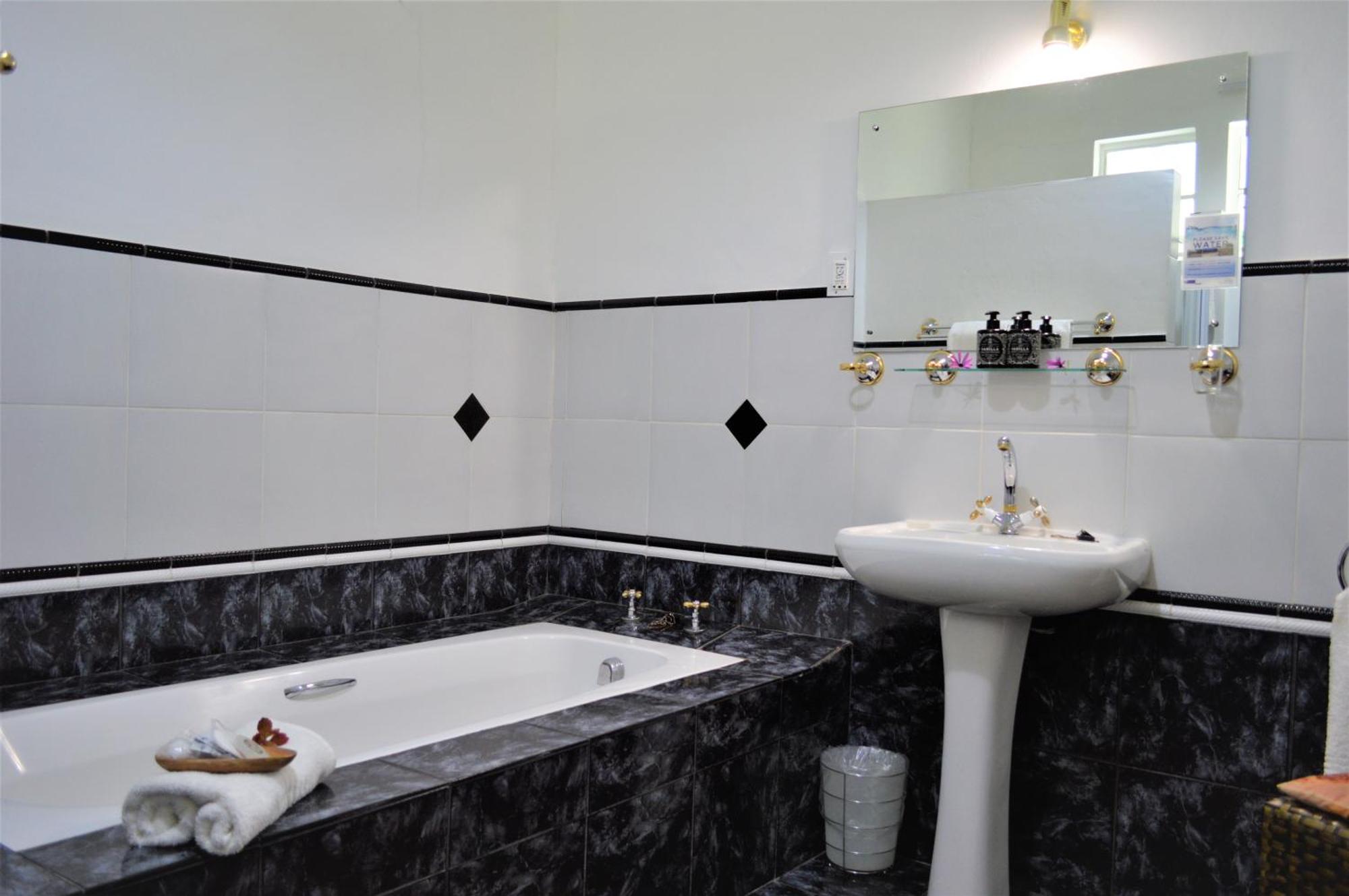 Adley House Bed & Breakfast Oudtshoorn Ngoại thất bức ảnh