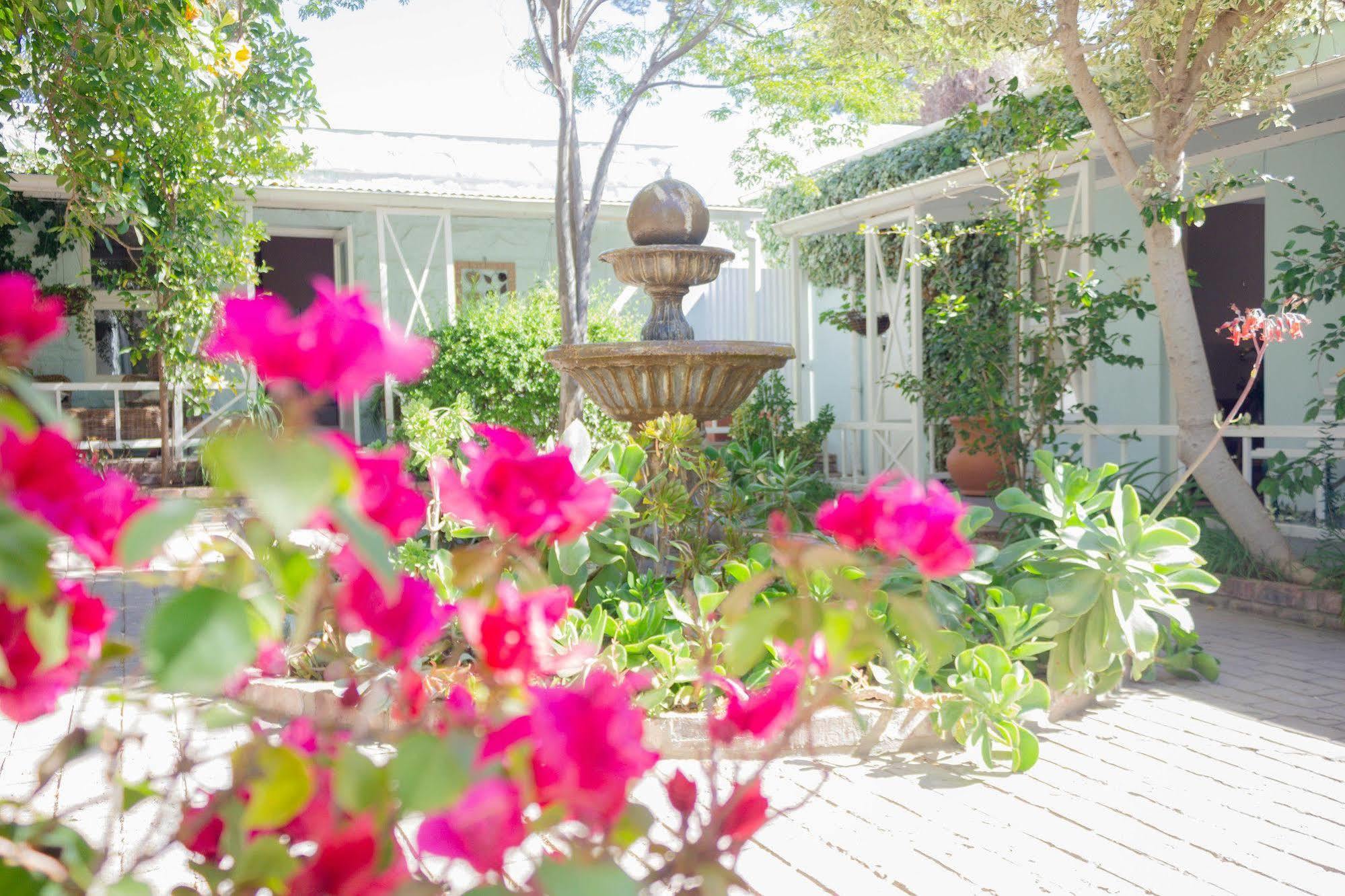 Adley House Bed & Breakfast Oudtshoorn Ngoại thất bức ảnh